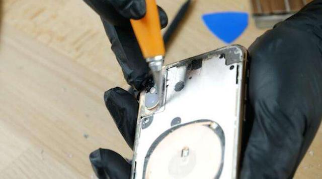 苹果公司发出警告:iPhone xs禁止拆卸,否则后果自负