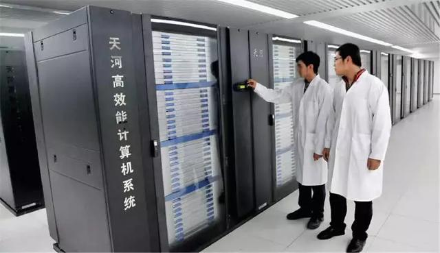 美国是世界网络中心，如果美国切断服务器，中国的网络会瘫痪吗