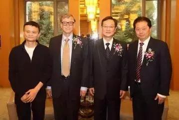 马云跟尔盖茨比，哪个才是当今世界首富人选？下面来分析看看