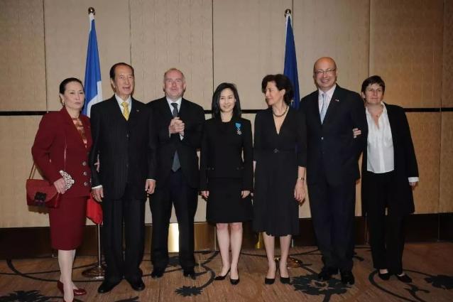 中国最富有的女性：继承千亿家族集团资产，56岁的她却依旧单身