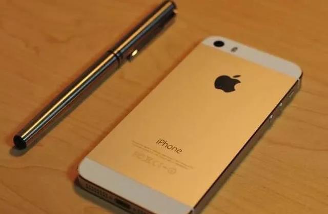 苹果官网确认：又一部iPhone停产，乔布斯时代彻底终结
