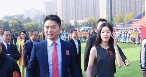当万达夫人遇到京东夫人，论气场，告诉你们谁才是“王的女人”