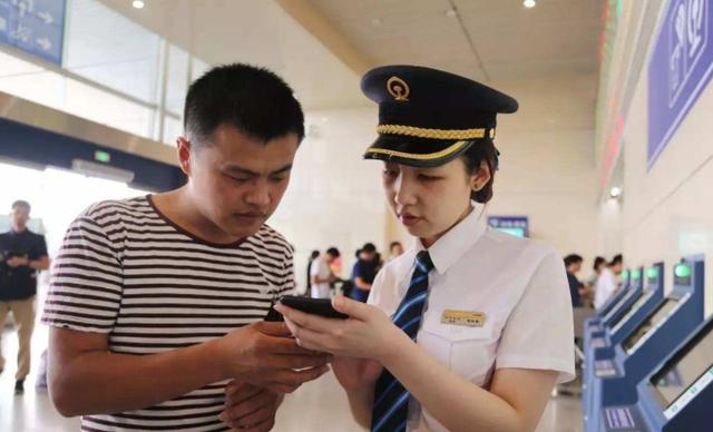 为啥很多旅客宁愿排队取火车票，也不愿意刷身份证进站，原因有四