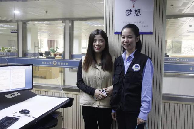 深夜,20岁女孩出租屋里哭着求助“可以充话费吗?”接警员回答亮了!