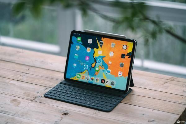 在手机和笔电之间，我们是否还需要一台 iPad Pro？