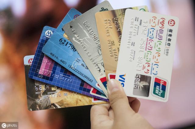 你现在用的是信用卡还是花呗，看完两者你还坚持你的选择吗？