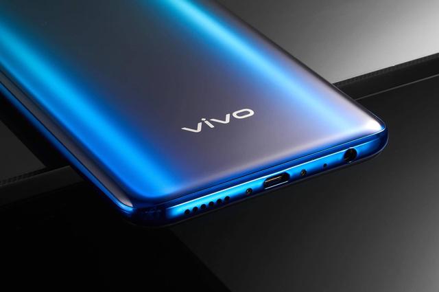 1398元起售！vivo Z5x杀入千元机阵营，对比Realme X，谁更胜一筹