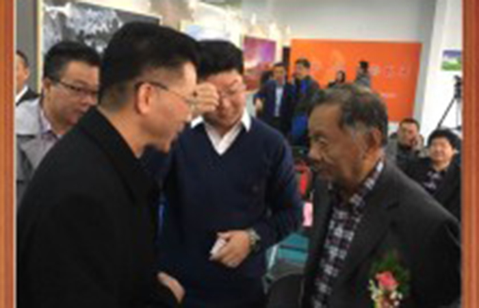 中国艺术摄影协会主席杨元惺先生接见金卡集团董事长苑忠昌先生