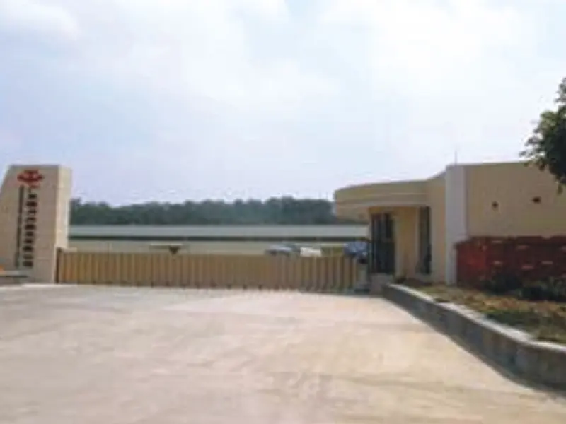 <h3>广东澳力丹实业有限公司</h3>　　澳力丹实业有限公司位于揭阳市揭东区曲溪镇，是一家集润滑油、 液、脂研制、开发、生产、经营为 一体的企业。<br>　　为适应现代化运输需要，提高企业工作效率，客户规划建造乘客电梯，安全和稳定性客户看中的重要因素。吉荣电梯以客户需求为己 任，根据情况为客户设计科学合理，安全舒适的电梯，得到客户欣赏， 安装运行至今良好。