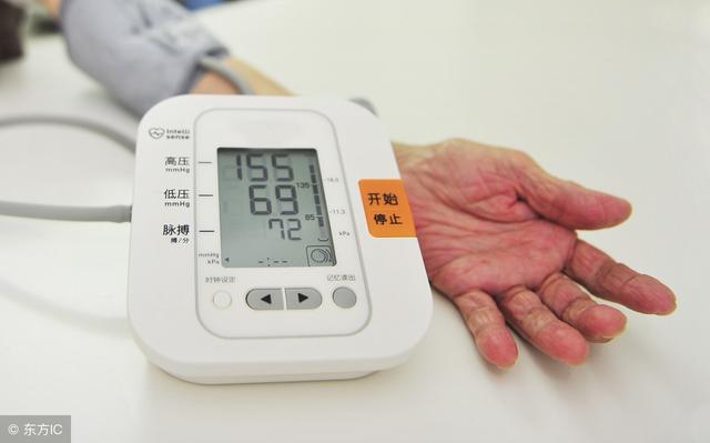 测量血压是控制血压的第一步，医生教您：如何准确的测量血压？