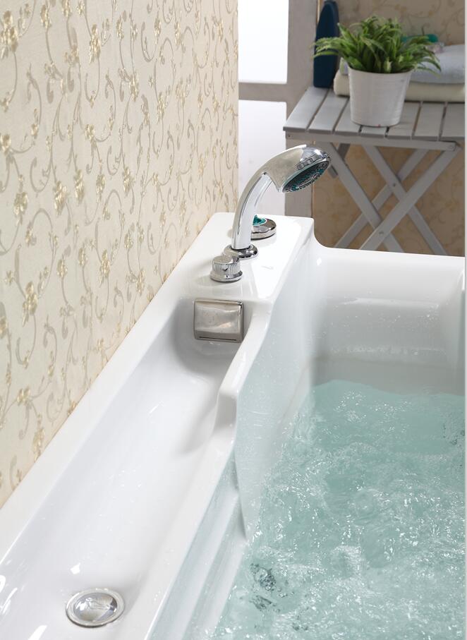 Massage bathtub Q325M