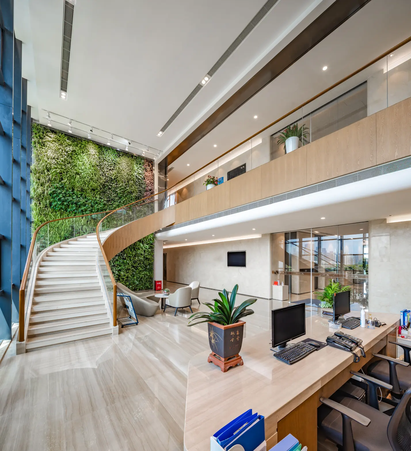 16楼大厅前台侧对扶梯-全景图