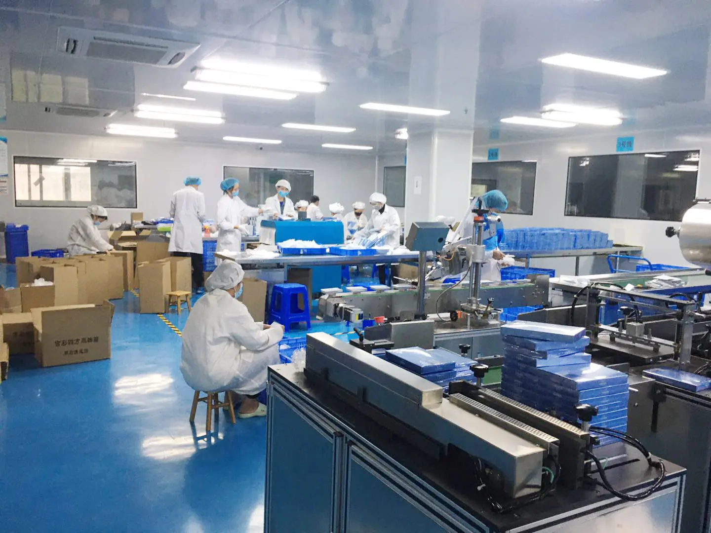 化妆品公司生产洗发水