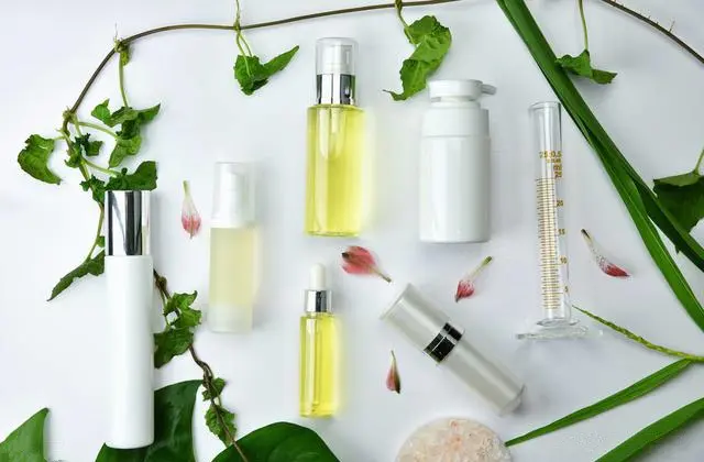 日化线化妆品厂家