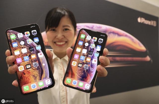 新款iPhone即将登场，老款纷纷降价让道，我们该如何选择？