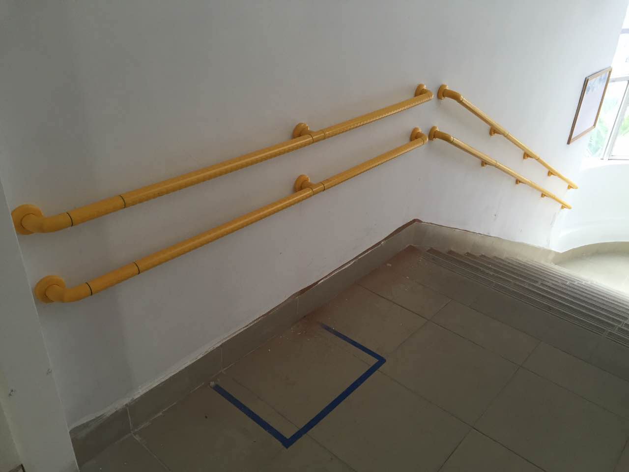 Nylon channel handrail LE-TO1