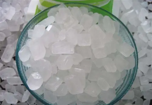 冰糖多用二氧化硫漂白专家称淡黄色冰糖最好
