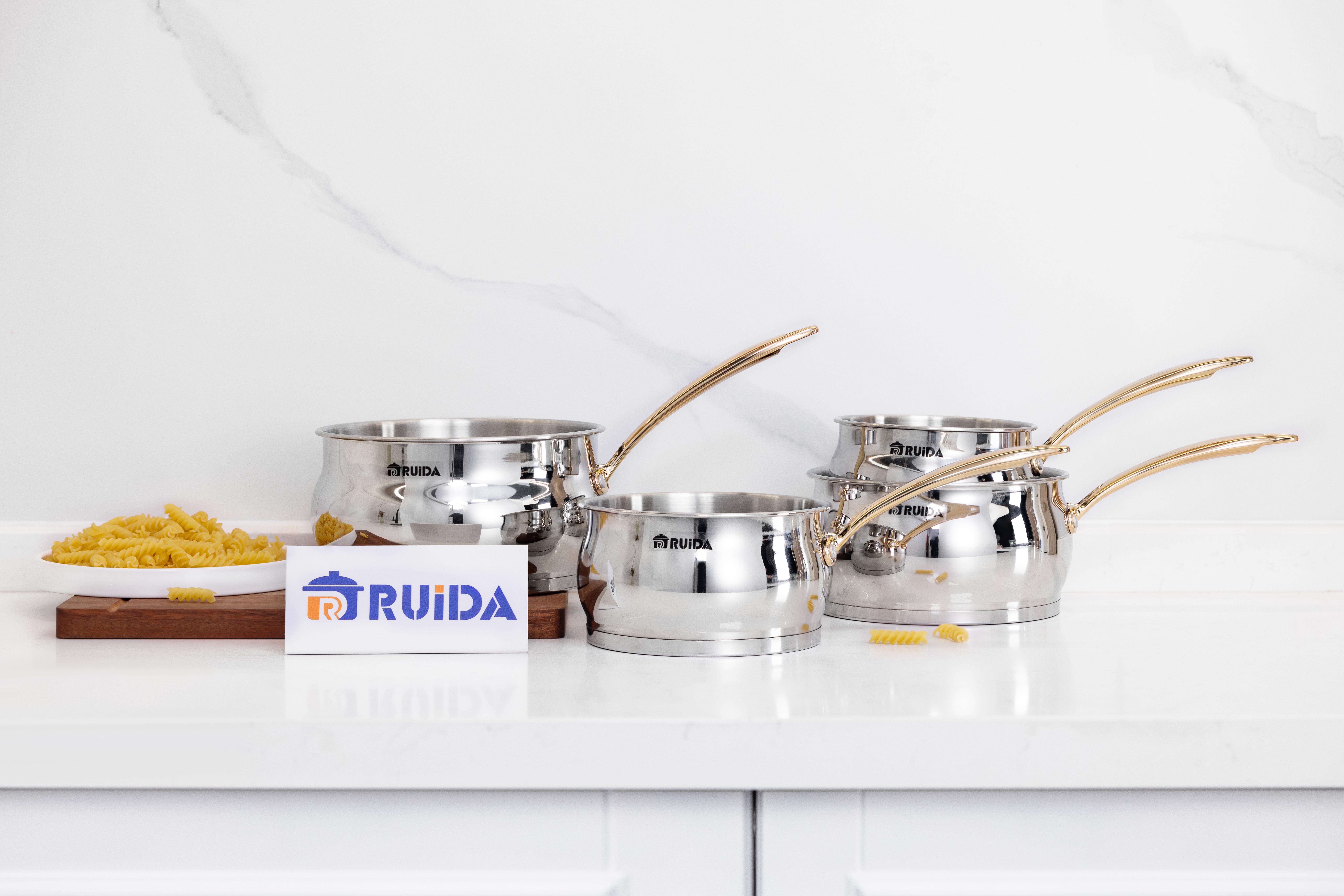 High Quality 4PCS Cookware Set Stainess Steel Saucepan Set with Golden Handles