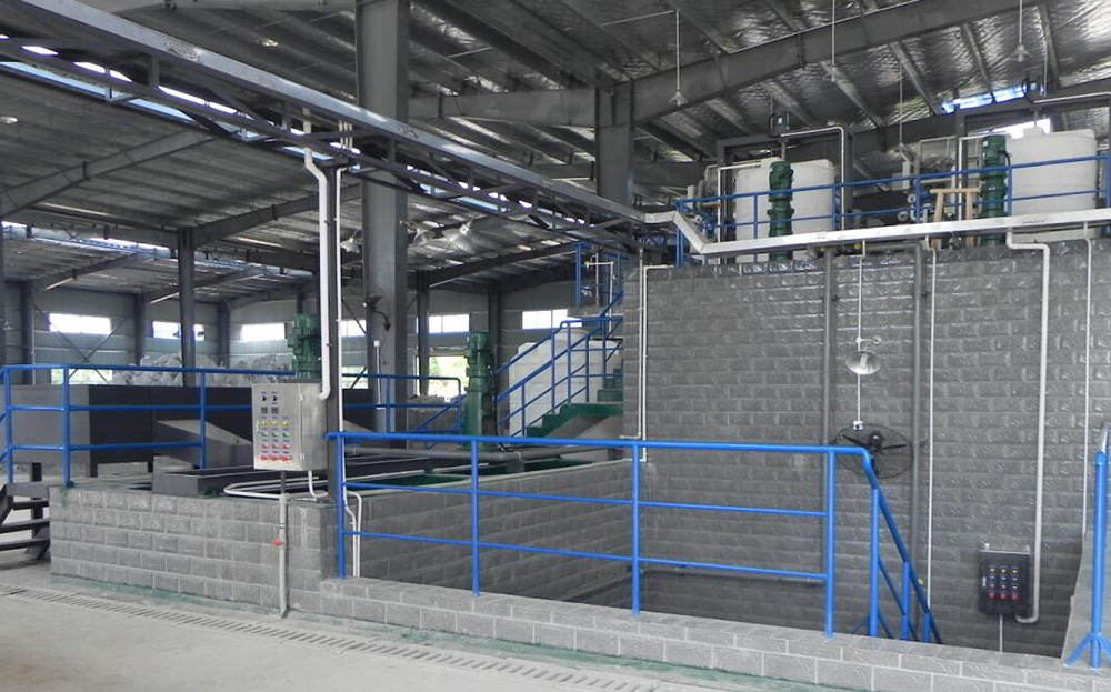 Harmless treatment and comprehensive utilization of high concentration industrial waste liquid