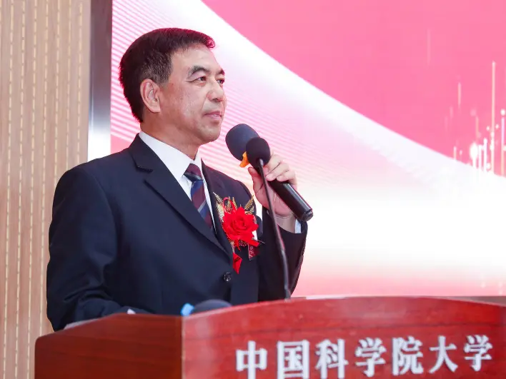 胡万明-中国科学院高级工程师、北京市<br>高级工程师、北京中科老专家技术中心<br>（原北京中国科学院老专家技术中心）<br>科技合作处处长、北京老科总服务企业<br>创新工作委员会秘书长、财政部国家采<br>购评审专家、中国技术市场协会科技成<br>果评价工作委员会入库专家、北京市评<br>标专家库专家顾问