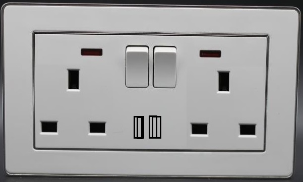 LK100073 double 13A switched socket+2usb