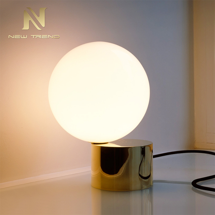 Good quality decoration lighting brass color indoor glass led table lamp TD2022