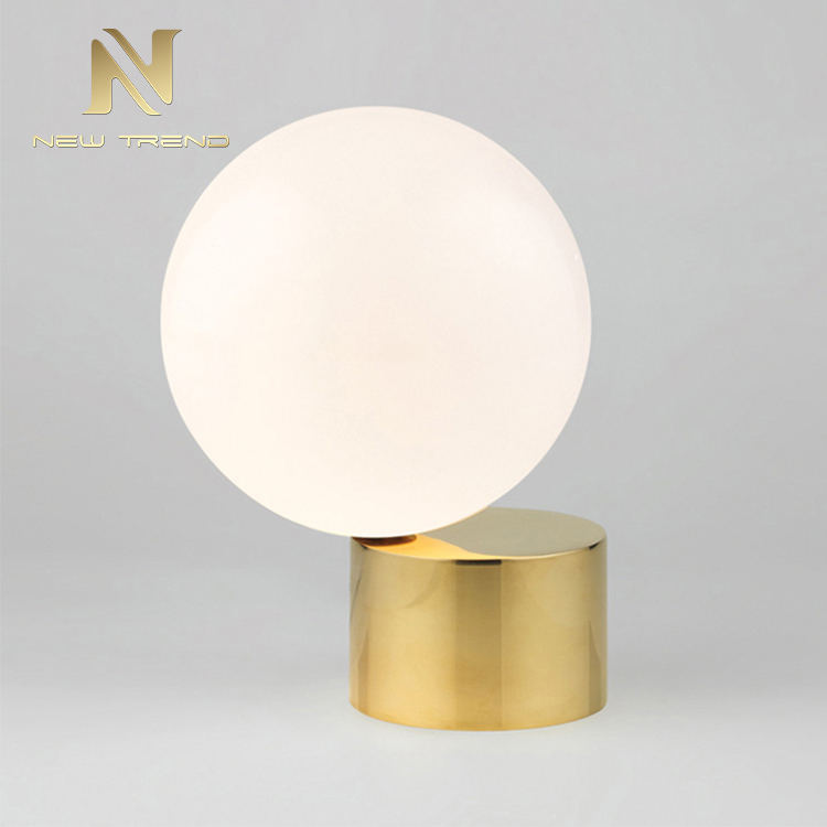 Good quality decoration lighting brass color indoor glass led table lamp TD2022