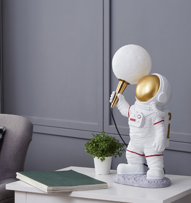 Simple Nordic lunar astronaut resin led table lamp T3286