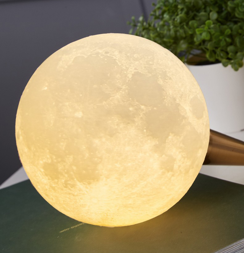 Simple Nordic lunar astronaut resin led table lamp T3286