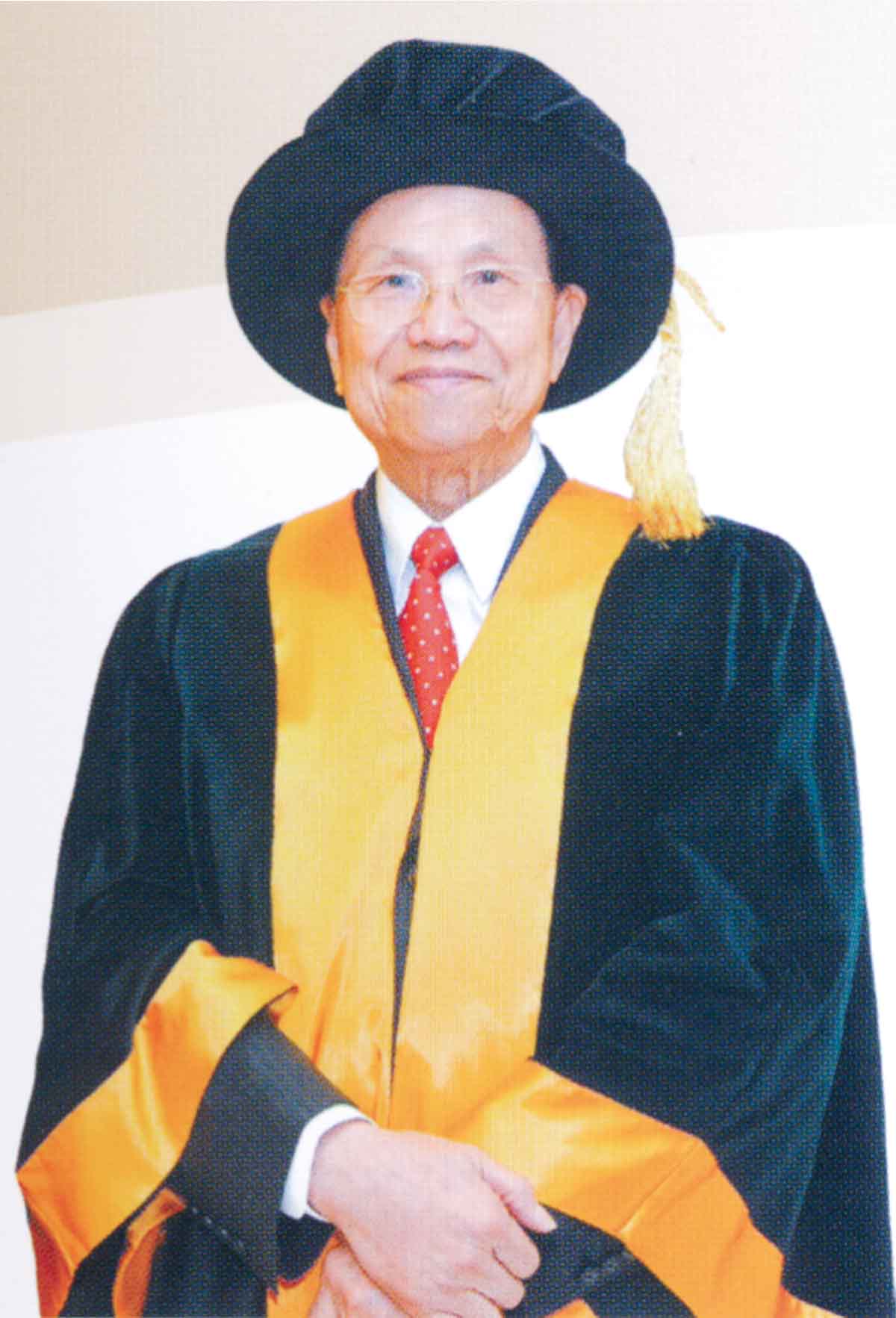 2.邝启涛获得香港教育学院“荣誉院士”.jpg