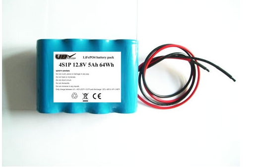 用于 LED 照明的 12.8V 5000mAh LiFePO4 電池組，由圓柱形 32650 電池類型組裝而成