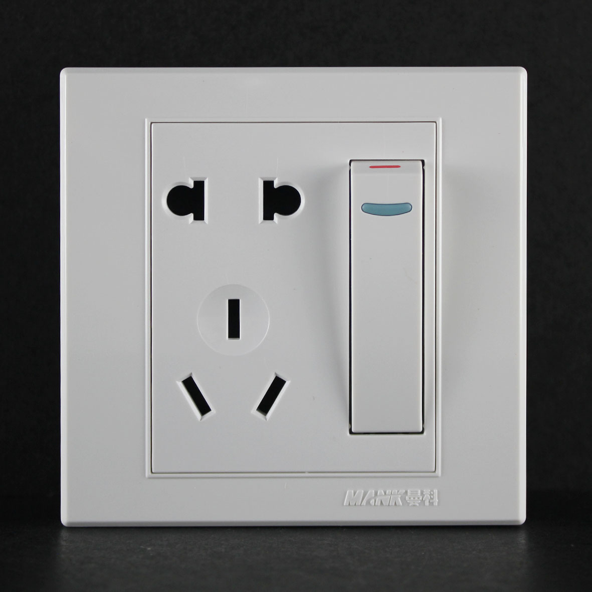 J7000-One switch two or three pole socket