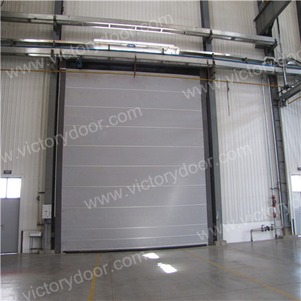 Hangar flexible door