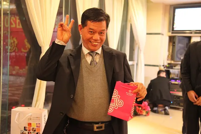 2010年总结表彰大会-中了金项链