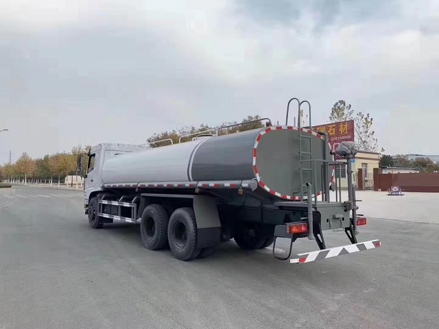 三桥洒水车