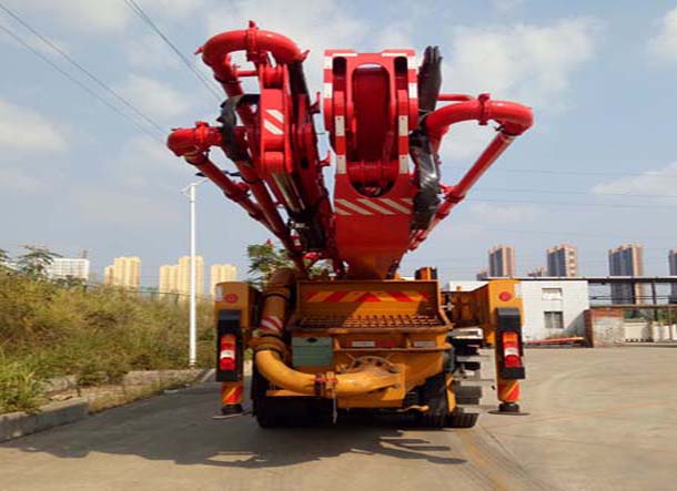 三桥混泥土输送泵车